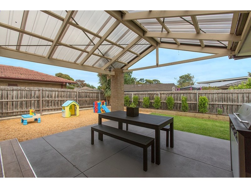 6 Sarose Court, Dingley Village VIC 3172