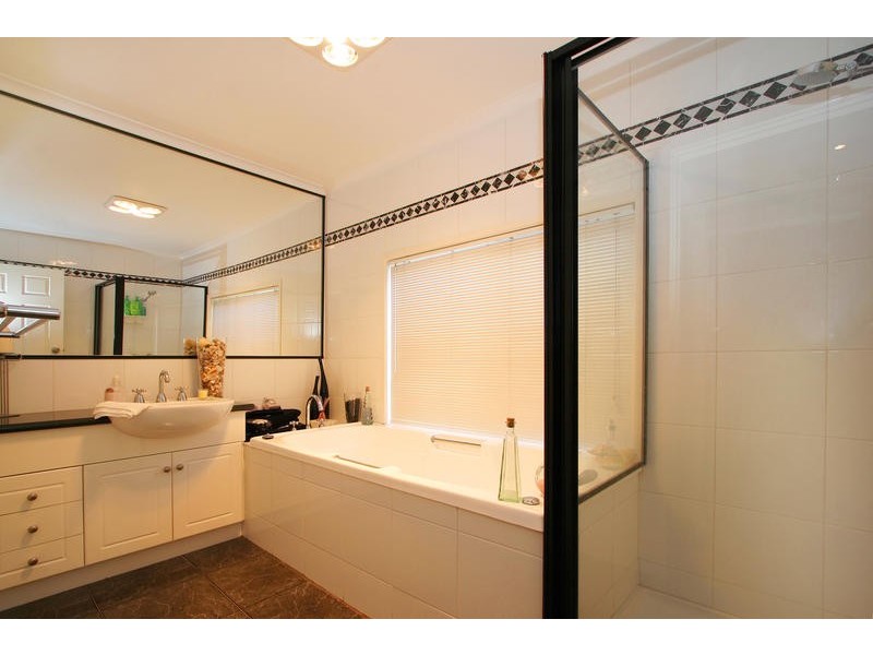 8 Pankina Court, Dingley Village VIC 3172