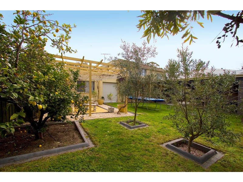 8 Pankina Court, Dingley Village VIC 3172