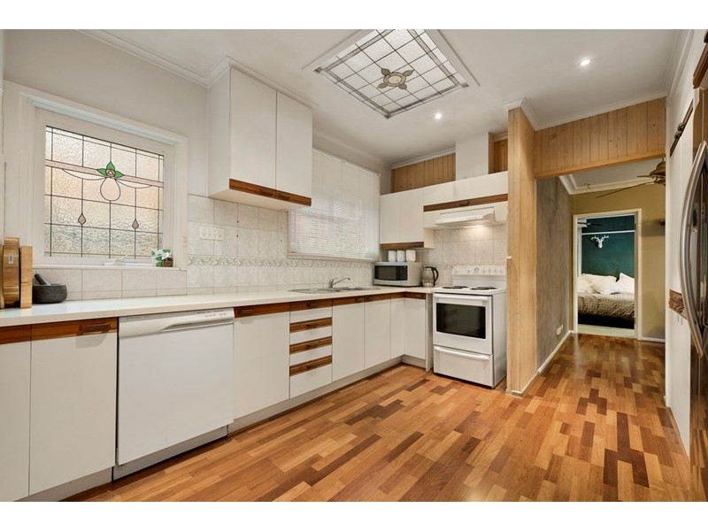 42 Kingswood Drive, Dingley Village VIC 3172