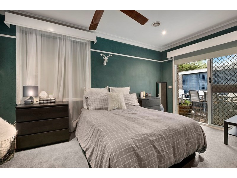 42 Kingswood Drive, Dingley Village VIC 3172