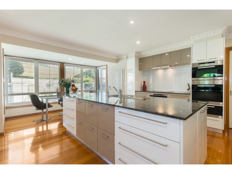 6 Fredman Court, Dingley Village VIC 3172