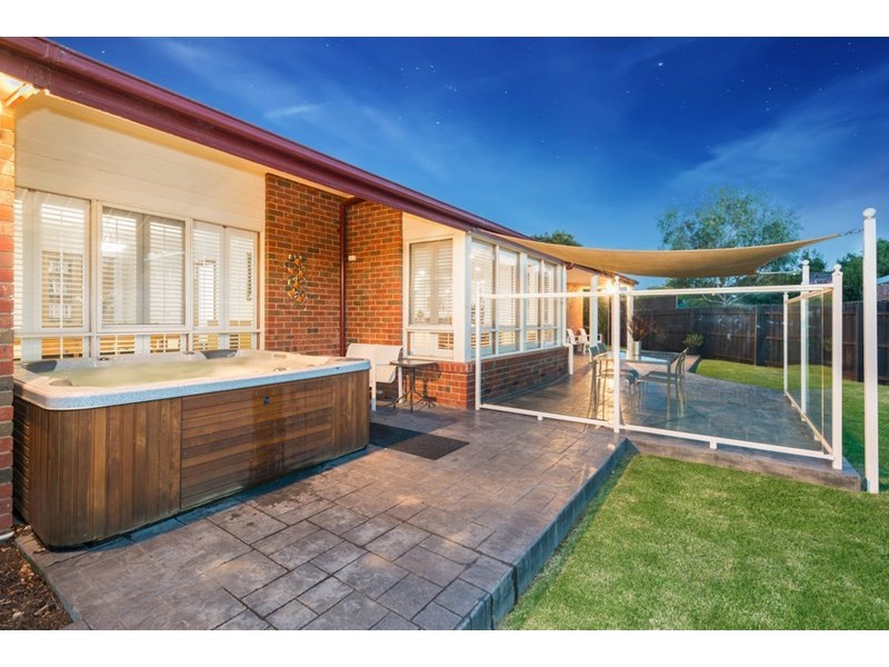 6 Fredman Court, Dingley Village VIC 3172
