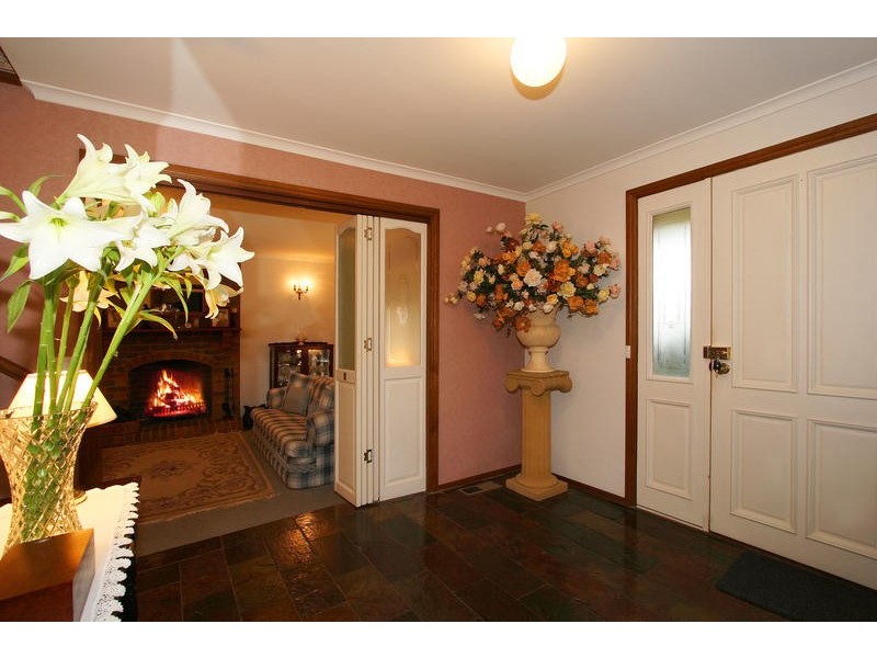 16 Nickson Close, Dingley Village VIC 3172