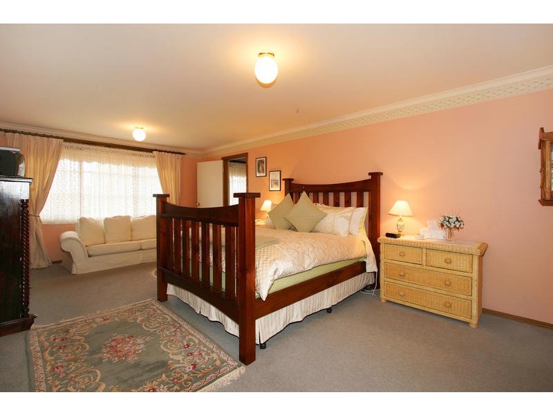 16 Nickson Close, Dingley Village VIC 3172