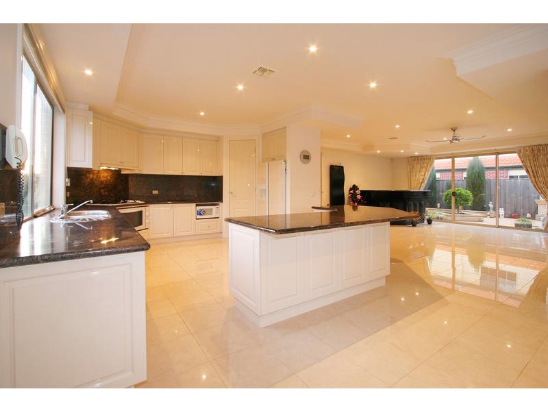 24 Christina Terrace, Dingley Village VIC 3172