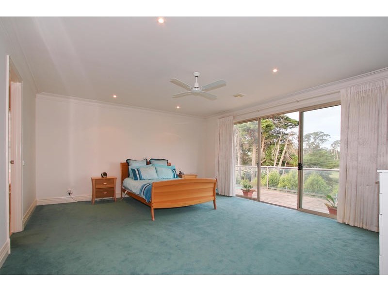 24 Christina Terrace, Dingley Village VIC 3172