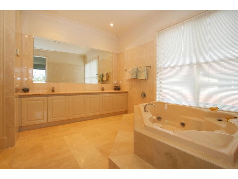 24 Christina Terrace, Dingley Village VIC 3172