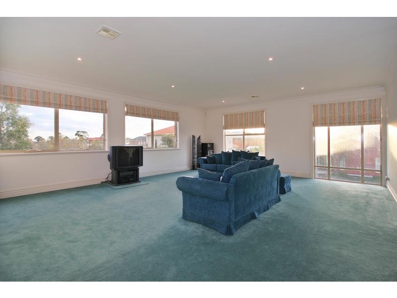 24 Christina Terrace, Dingley Village VIC 3172