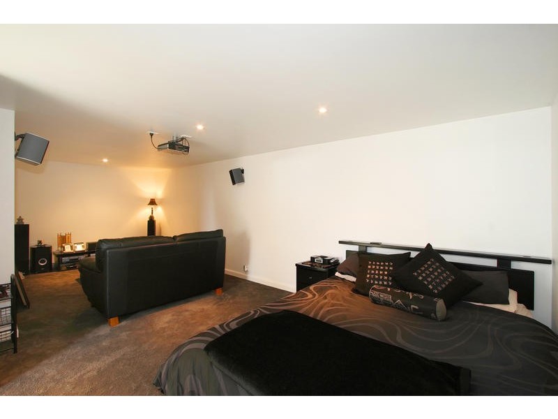 2 Rainsford Court, Dingley Village VIC 3172