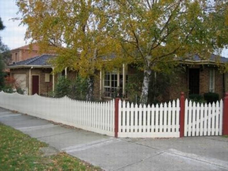 2 Emma Place, Dingley Village VIC 3172