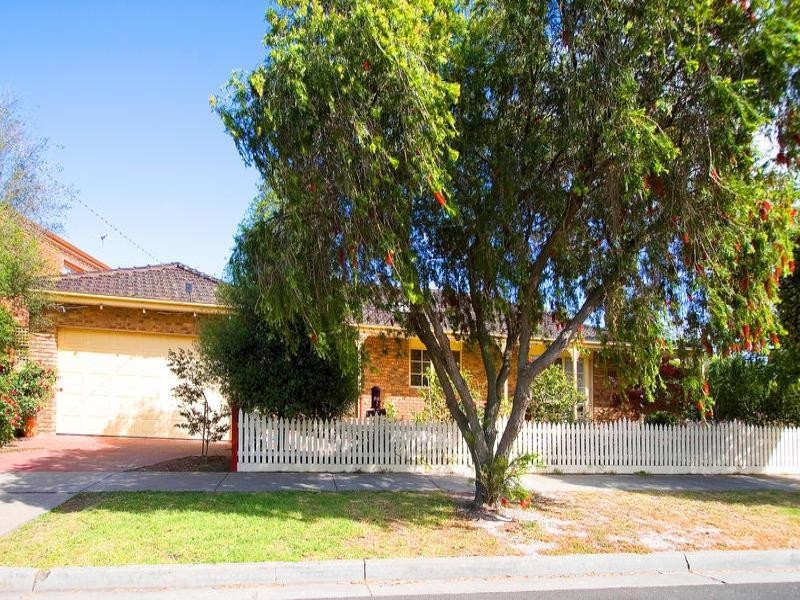 2 Emma Place, Dingley Village VIC 3172