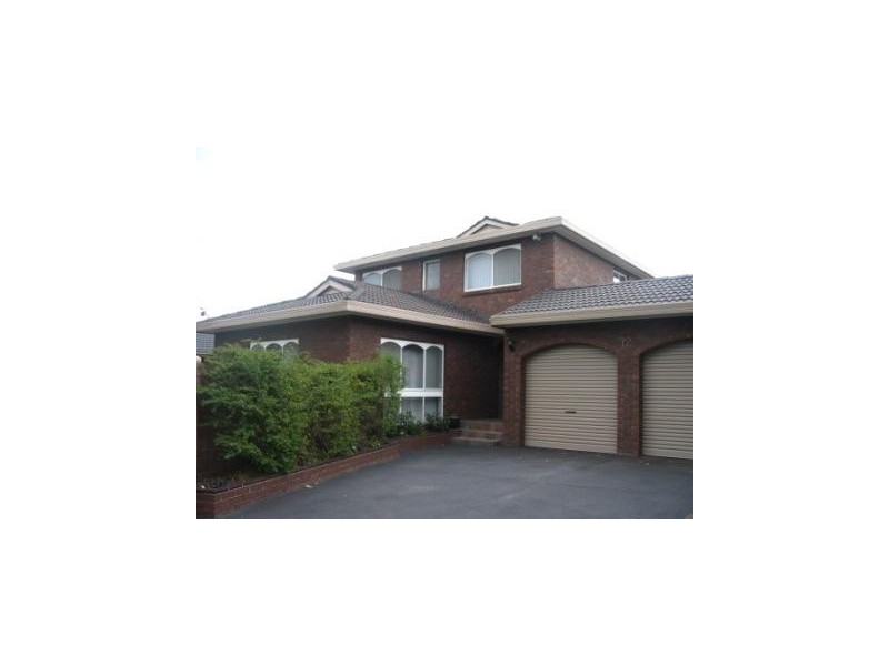 72 Village Drive, Dingley Village VIC 3172