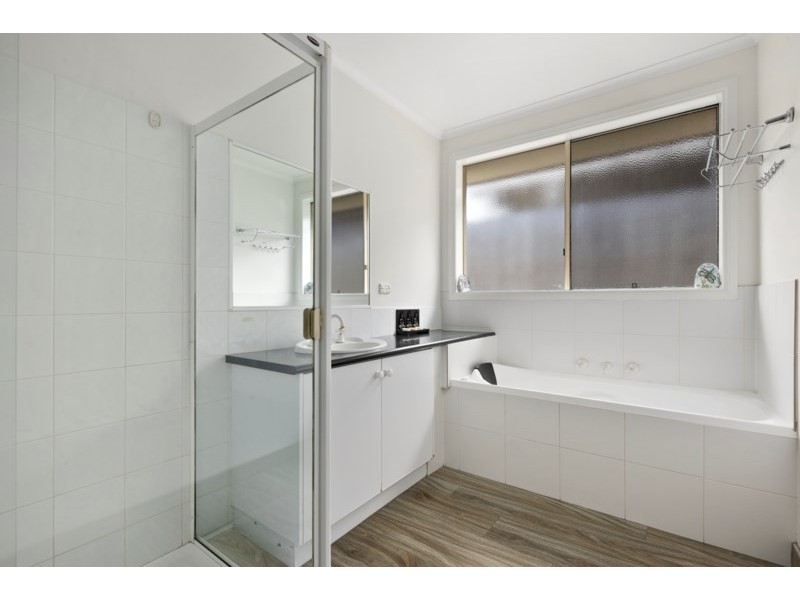 6 Roosevelt Court, Dingley Village VIC 3172