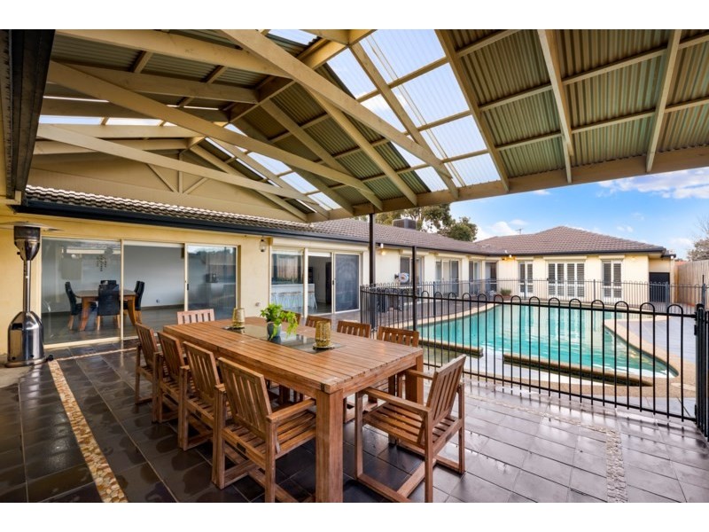 6 Roosevelt Court, Dingley Village VIC 3172