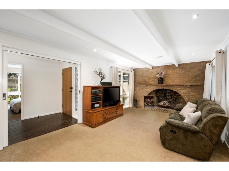 6 Lord Avenue, Dingley Village VIC 3172