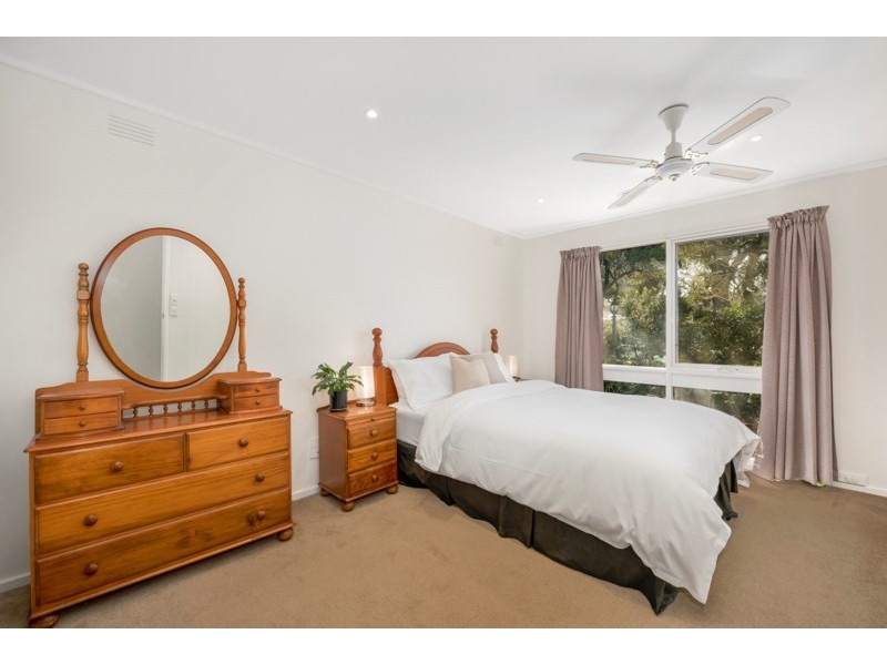 6 Lord Avenue, Dingley Village VIC 3172