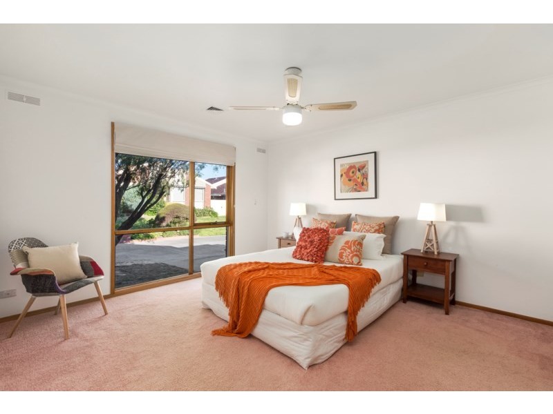 22 Lauren Close, Dingley Village VIC 3172