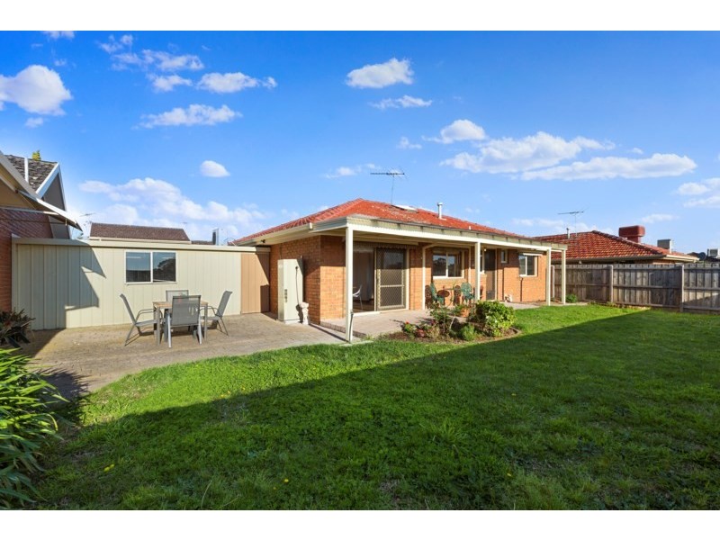 22 Lauren Close, Dingley Village VIC 3172