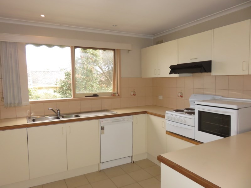 4 Lauren Close, Dingley Village VIC 3172