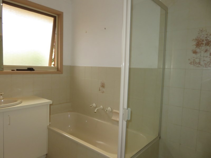 4 Lauren Close, Dingley Village VIC 3172