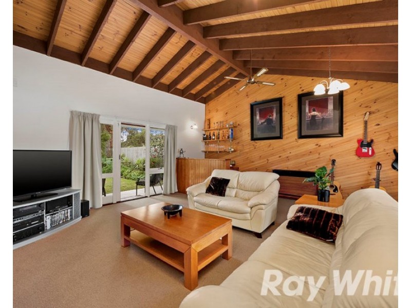 21 Greenwoods Close, Dingley Village VIC 3172