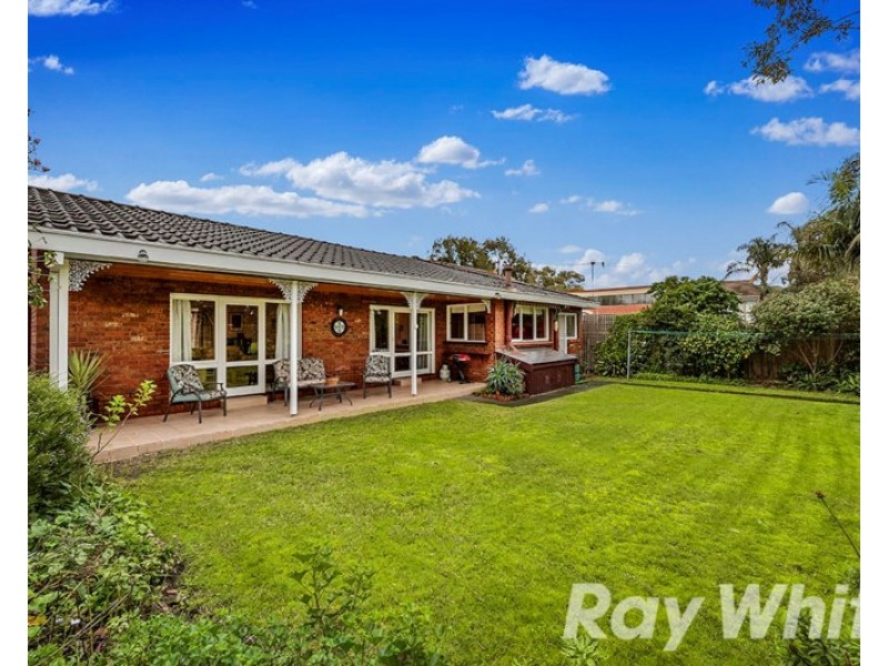 21 Greenwoods Close, Dingley Village VIC 3172