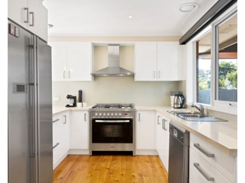 4 Sandleford Place, Dingley Village VIC 3172