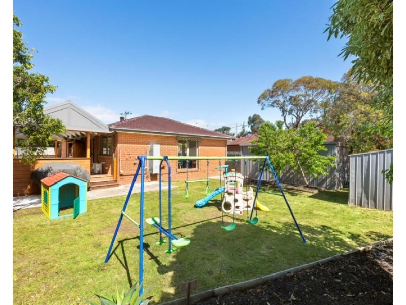 4 Sandleford Place, Dingley Village VIC 3172