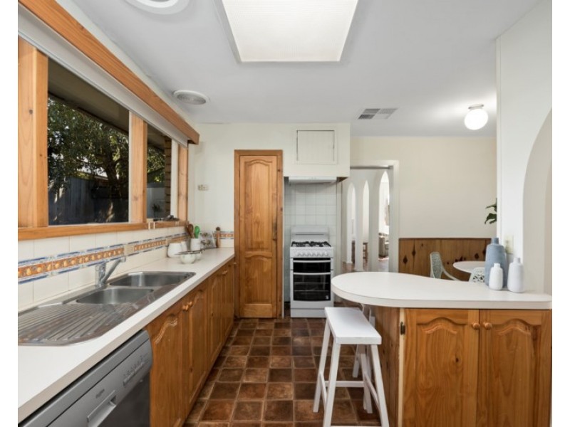 2 Shepherd Court, Dingley Village VIC 3172