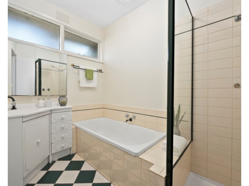 2 Shepherd Court, Dingley Village VIC 3172