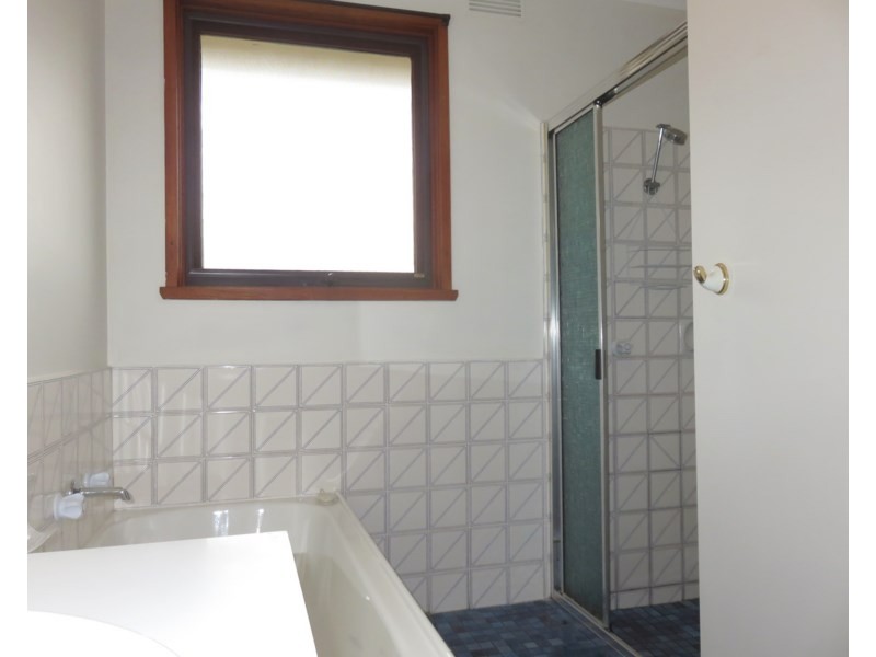 11 Bridgewater Drive, Dingley Village VIC 3172