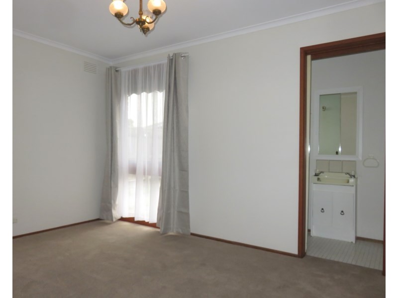 11 Bridgewater Drive, Dingley Village VIC 3172