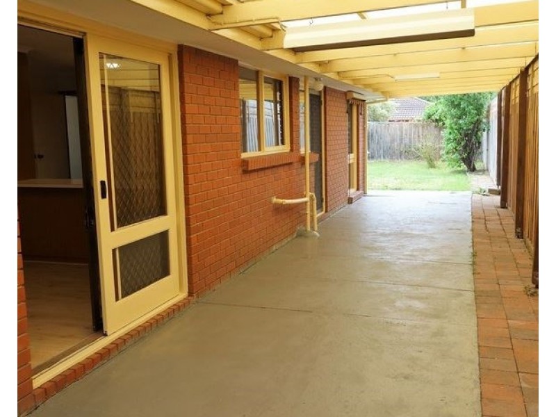 11 Bridgewater Drive, Dingley Village VIC 3172