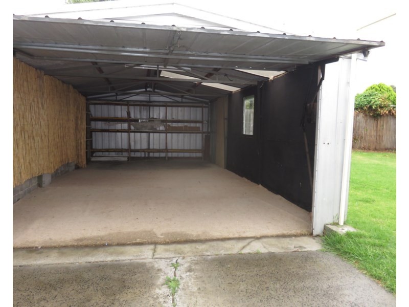 11 Bridgewater Drive, Dingley Village VIC 3172