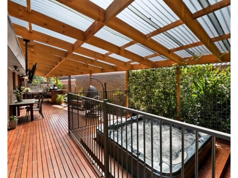 8 Rhoda Street, Dingley Village VIC 3172