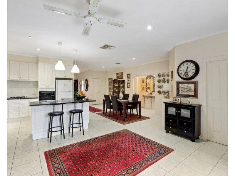 2/302 Spring Road, Dingley Village VIC 3172