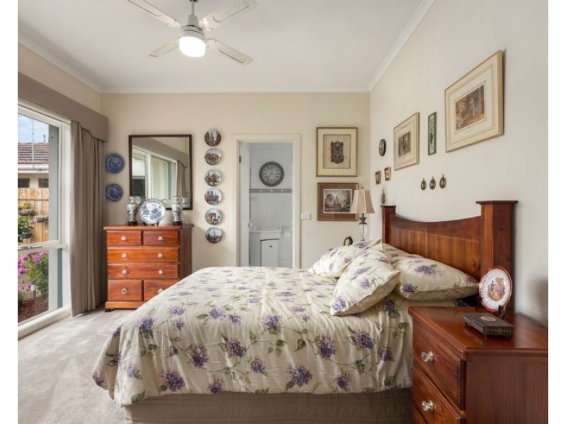 2/302 Spring Road, Dingley Village VIC 3172