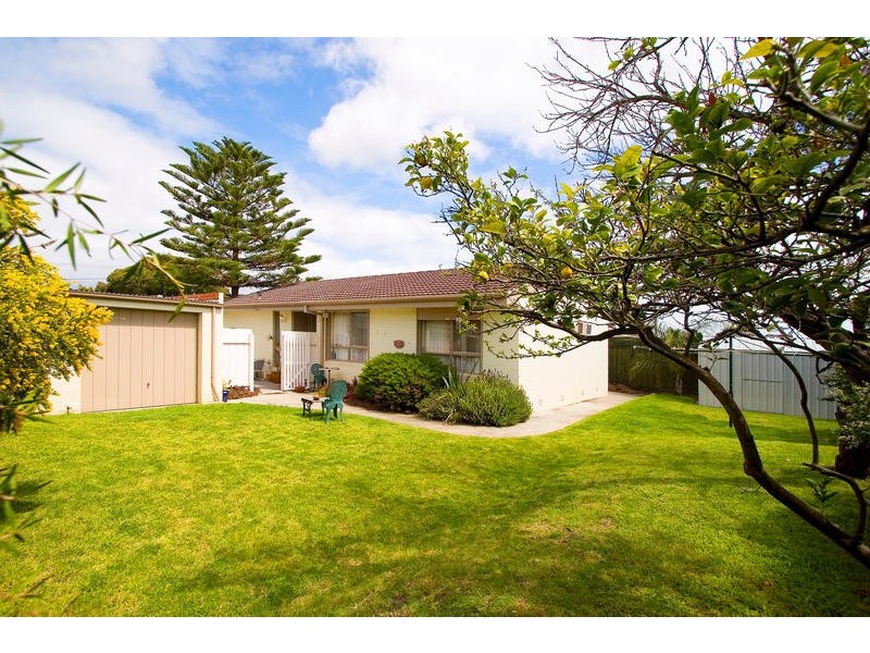 13 Clarence Avenue, Keysborough VIC 3173