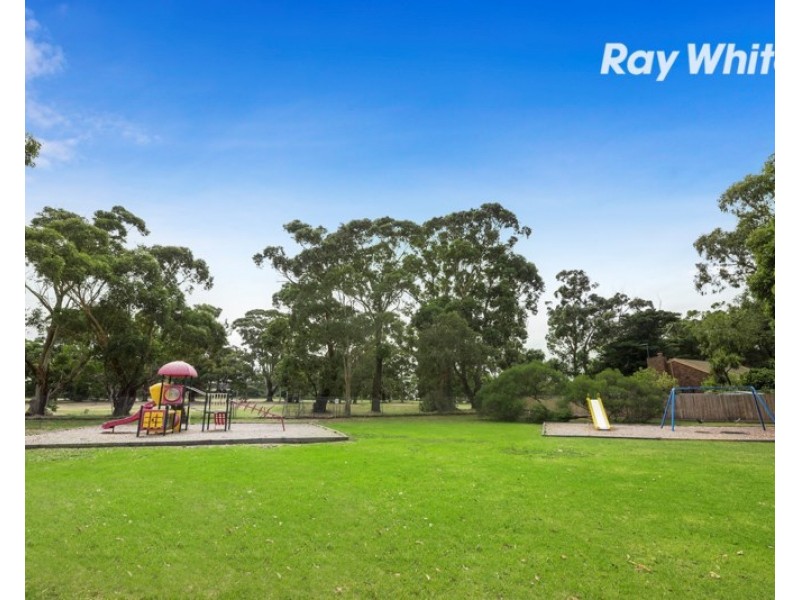 12 Golf Links Crescent, Dingley Village VIC 3172