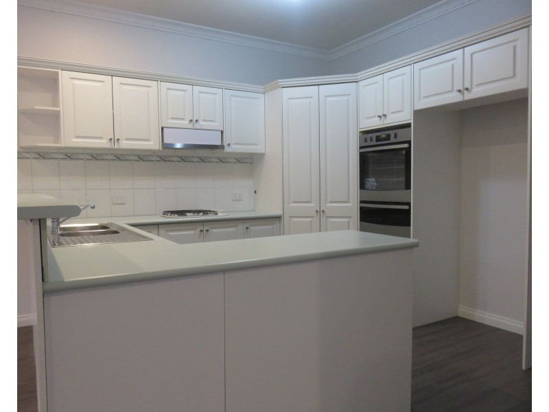 1/2 Fernhill Drive, Dingley Village VIC 3172