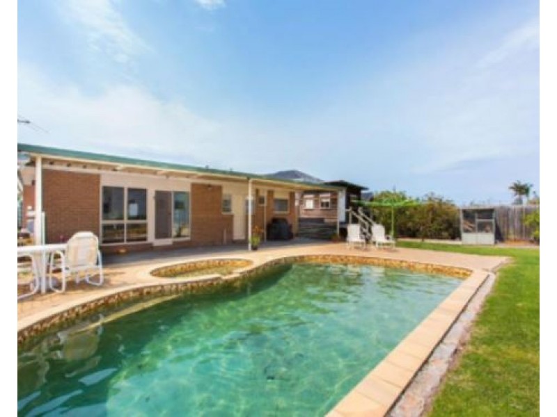 18 Golfwood Close, Dingley Village VIC 3172