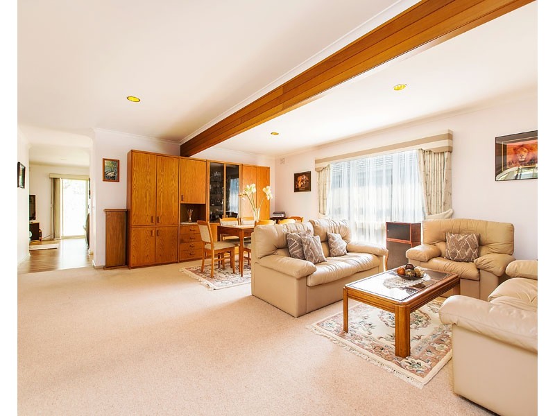 18 Golfwood Close, Dingley Village VIC 3172