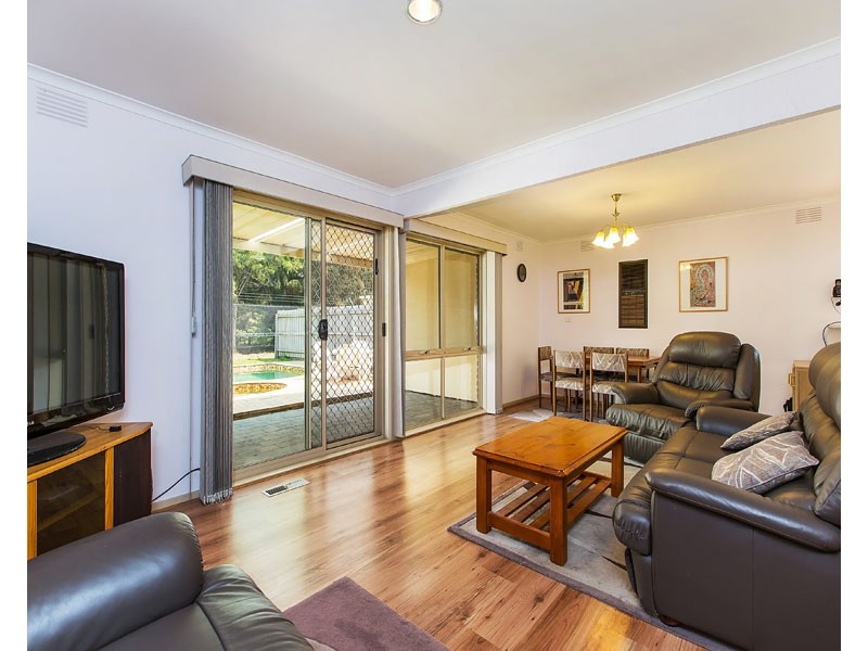 18 Golfwood Close, Dingley Village VIC 3172