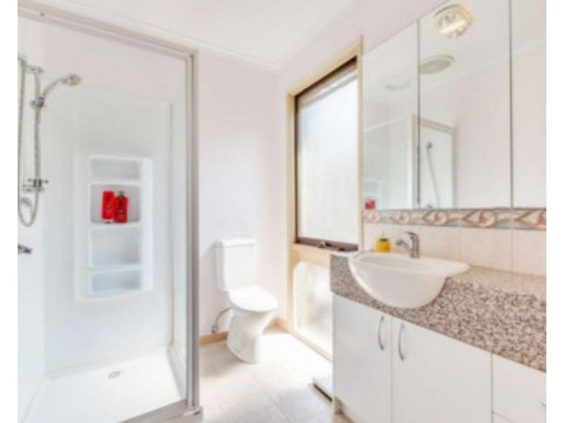 18 Golfwood Close, Dingley Village VIC 3172