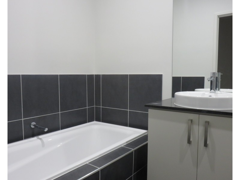 9/27 Hornsby Street, Dandenong VIC 3175