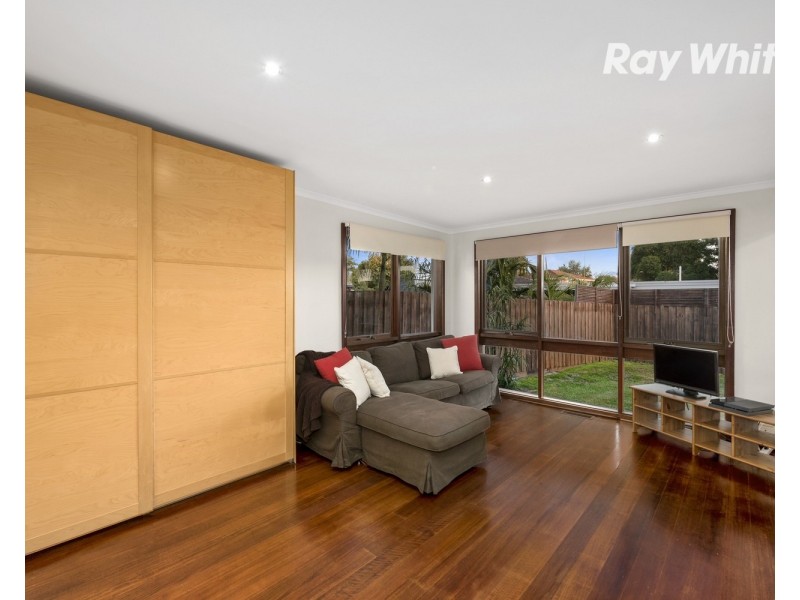 11 Seaton Drive, Dingley Village VIC 3172