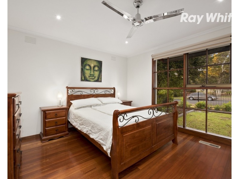 11 Seaton Drive, Dingley Village VIC 3172