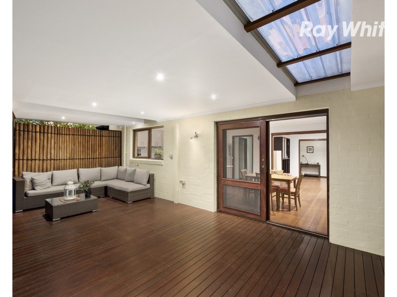 11 Seaton Drive, Dingley Village VIC 3172