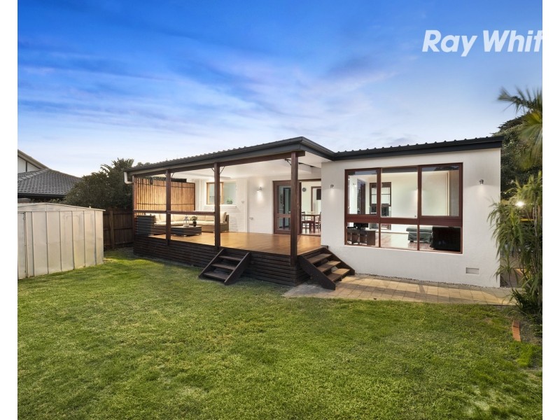 11 Seaton Drive, Dingley Village VIC 3172